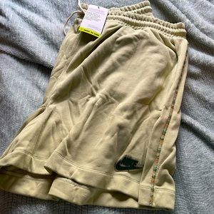 Nike NWT green colorful seam sweat shorts XXL